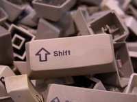 [Photo de clavier détruit]