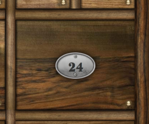 24 Casier en bois numéro 24